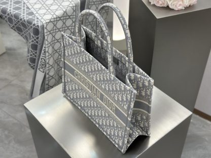  Dior Medium Dior Book Tote Ecru and Gray Dior Oblique Embroidery #3265 - Image 5