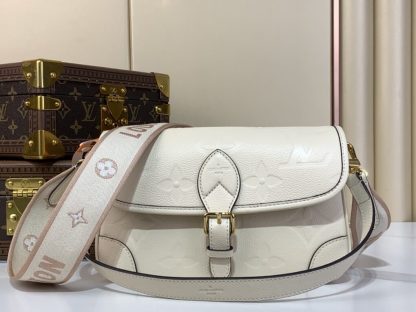 Replica Louis Vuitton Diane Shoulder Bag M46388 Cream #3572