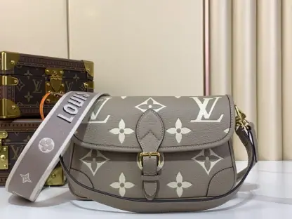 Replica Louis Vuitton Diane Shoulder Bag M46583 #3571