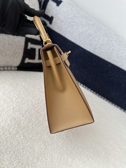  Hermes Kelly 25 0M Chai Handmade Epsom Gold #3544 - Image 8