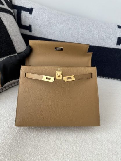  Hermes Kelly 25 0M Chai Handmade Epsom Gold #3544 - Image 4
