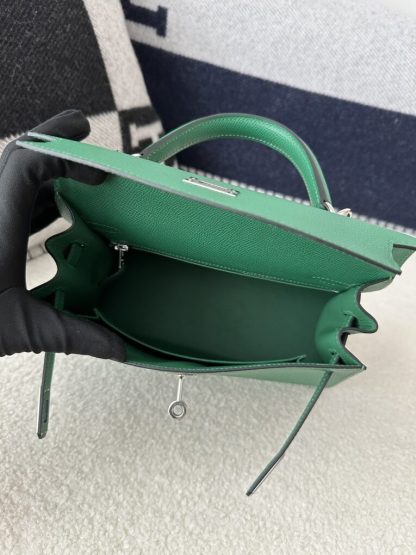  Hermes Kelly 25 Z6 Malachite Handmade Epsom Gold #3543 - Image 6