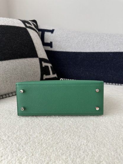  Hermes Kelly 25 Z6 Malachite Handmade Epsom Gold #3543 - Image 11