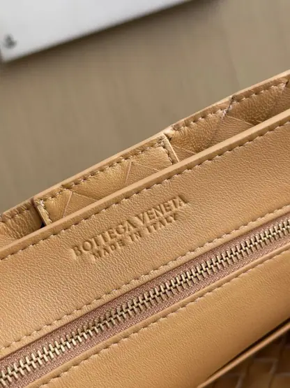  Bottega Veneta Medium Andiamo Tote Bag Top handle bag Dark praline #3638 - Image 8