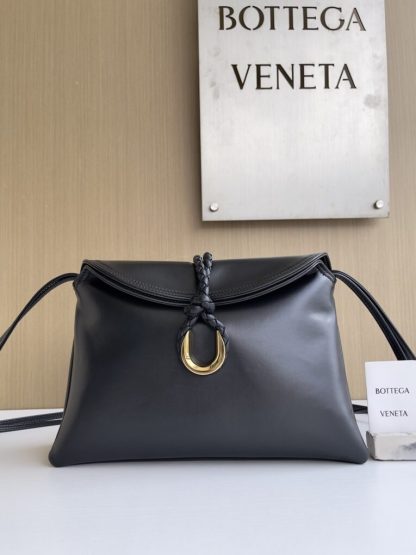 Replica Bottega Veneta Medium Liberta bag Winter Liberta Black #3631
