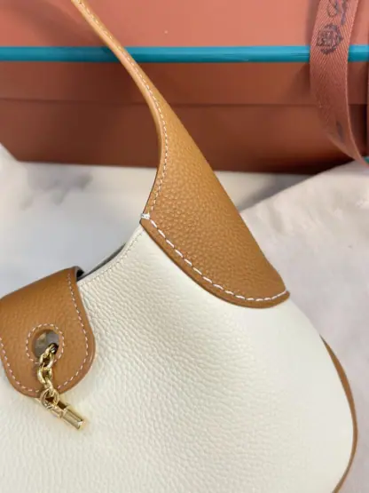  Loro Piana Bobbin Medium Leather Hobo Bag #3728 - Image 4