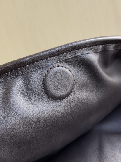  Bottega Veneta Large Hop Fondant Calf Leather Shoulder Bag #3686 - Image 9