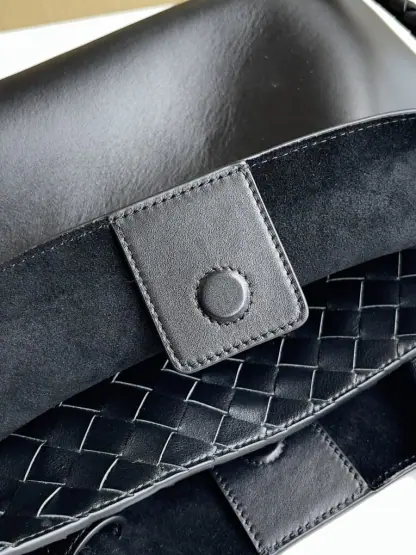  Bottega Veneta Medium Andiamo Tote Bag Black #3633 - Image 8