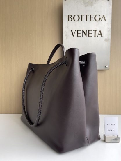  Bottega Veneta Large Andiamo Tote Bag Fondant #3636 - Image 8