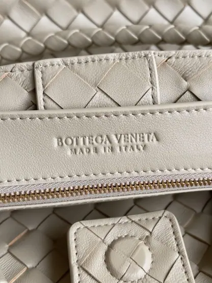  Bottega Veneta Medium Andiamo Tote Bag Top handle bag Light butterscotch #3645 - Image 7