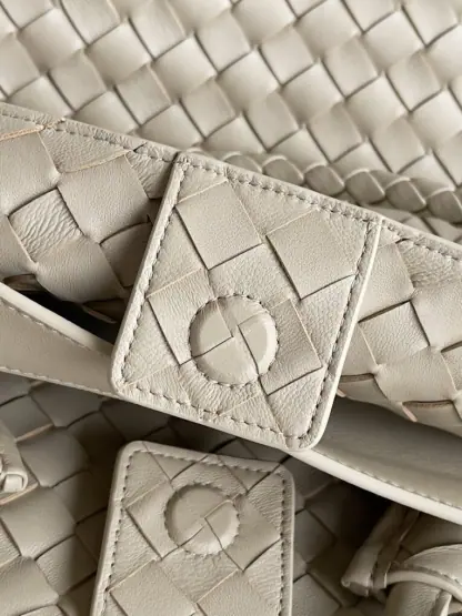  Bottega Veneta Medium Andiamo Tote Bag Top handle bag Light butterscotch #3645 - Image 8