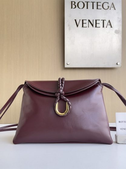 Replica Bottega Veneta Medium Liberta bag Winter Liberta Barolo #3630