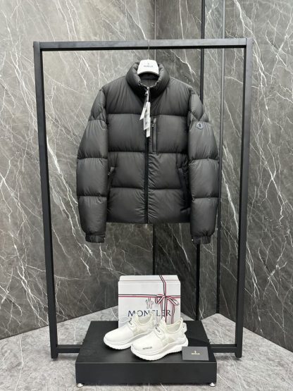 REPLICA MONCLER MEN'S BLACK BESBRE SHORT DOWN JACKET #3764 - Image 13
