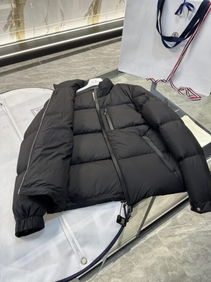 REPLICA MONCLER MEN'S BLACK BESBRE SHORT DOWN JACKET #3764 - Image 4
