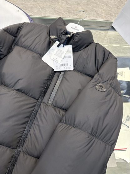REPLICA MONCLER MEN'S BLACK BESBRE SHORT DOWN JACKET #3764 - Image 3