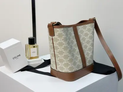 REPLICA CELINE SMALL BUCKET IN TRIOMPHE CANVAS AND CALFSKIN 191442 GREGE #3962 - Image 15