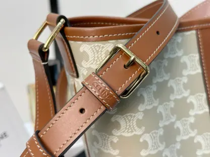 REPLICA CELINE SMALL BUCKET IN TRIOMPHE CANVAS AND CALFSKIN 191442 GREGE #3962 - Image 2