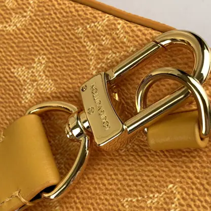  Louis Vuitton Men's 57th Street NYC Avenue Slingbag M12869 #4101 - Image 9