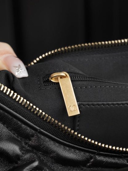 REPLICA CHANEL MAXI HOBO BAG BLACK LAMBSKIN 2025 #4036 - Image 18
