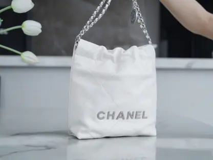 REPLICA CHANEL 22 MINI HANDBAG CALFSKIN WHITE & SLIVER HARDWARE 2025 #4042 - Image 6