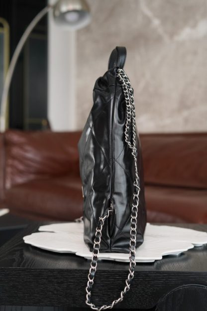 REPLICA CHANEL 22 BACKPACK BLACK LAMBSKIN 2025 #4037 - Image 18