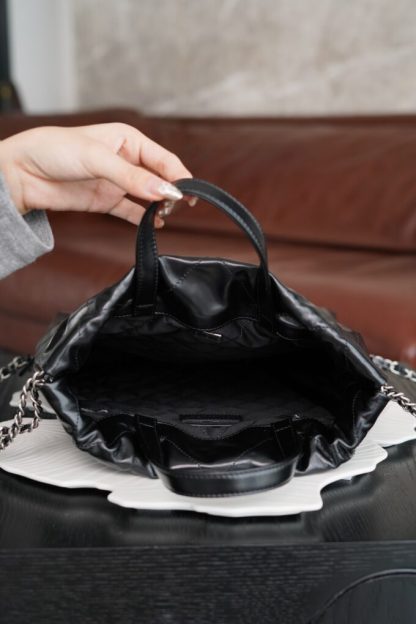 REPLICA CHANEL 22 BACKPACK BLACK LAMBSKIN 2025 #4037 - Image 7