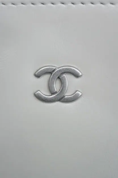 REPLICA CHANEL 22 SMALL HANDBAG CALFSKIN WHITE & SLIVER HARDWARE 2025 #4044 - Image 18