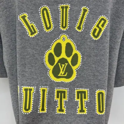  Louis Vuitton Men's Embellished Short-Sleeved Cotton Crewneck #4121 - Image 2