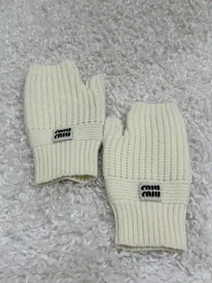  Miu Miu Wool and cashmere gloves 2025 #4088 - Image 3