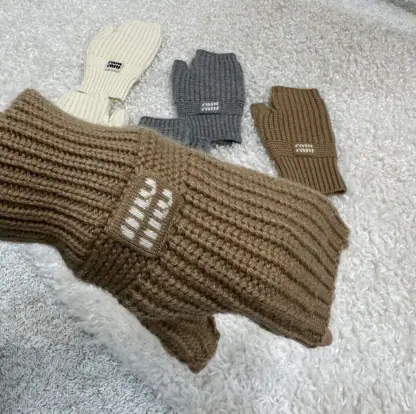  Miu Miu Wool and cashmere gloves 2025 #4088 - Image 6