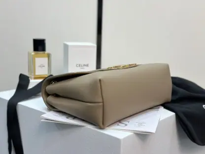 REPLICA CELINE MEDIUM CELINE VICTOIRE BAG IN SUPPLE CALFSKIN 115853 BROWN SEPIA #3959 - Image 15